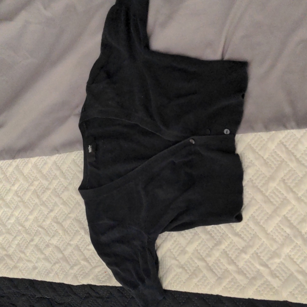Cute lil black cardigan